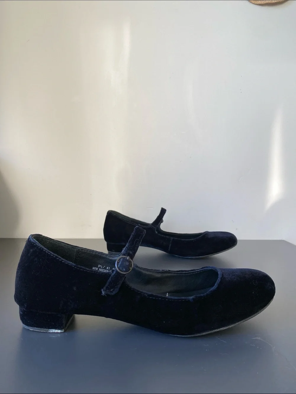 Born Crown Navy Blue Leather Velvet Mary  Jane Shoe Sz 9.5 Romantic Cottage Chic